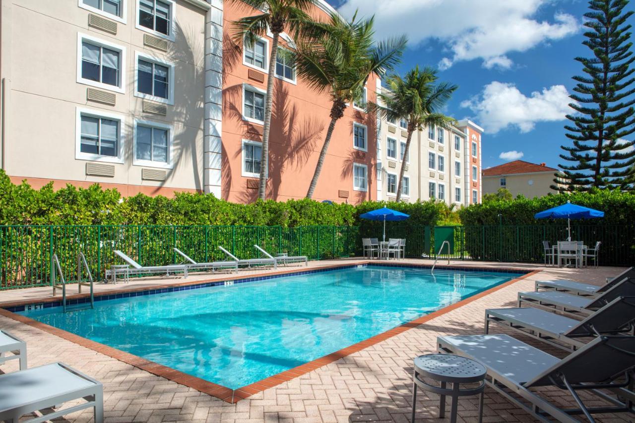 Spark By Hilton Miami Doral 3*