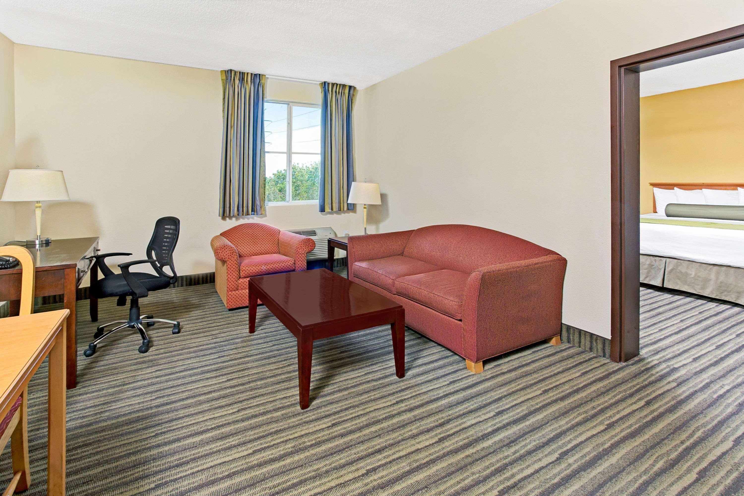 Spark By Hilton Miami Doral Hotel