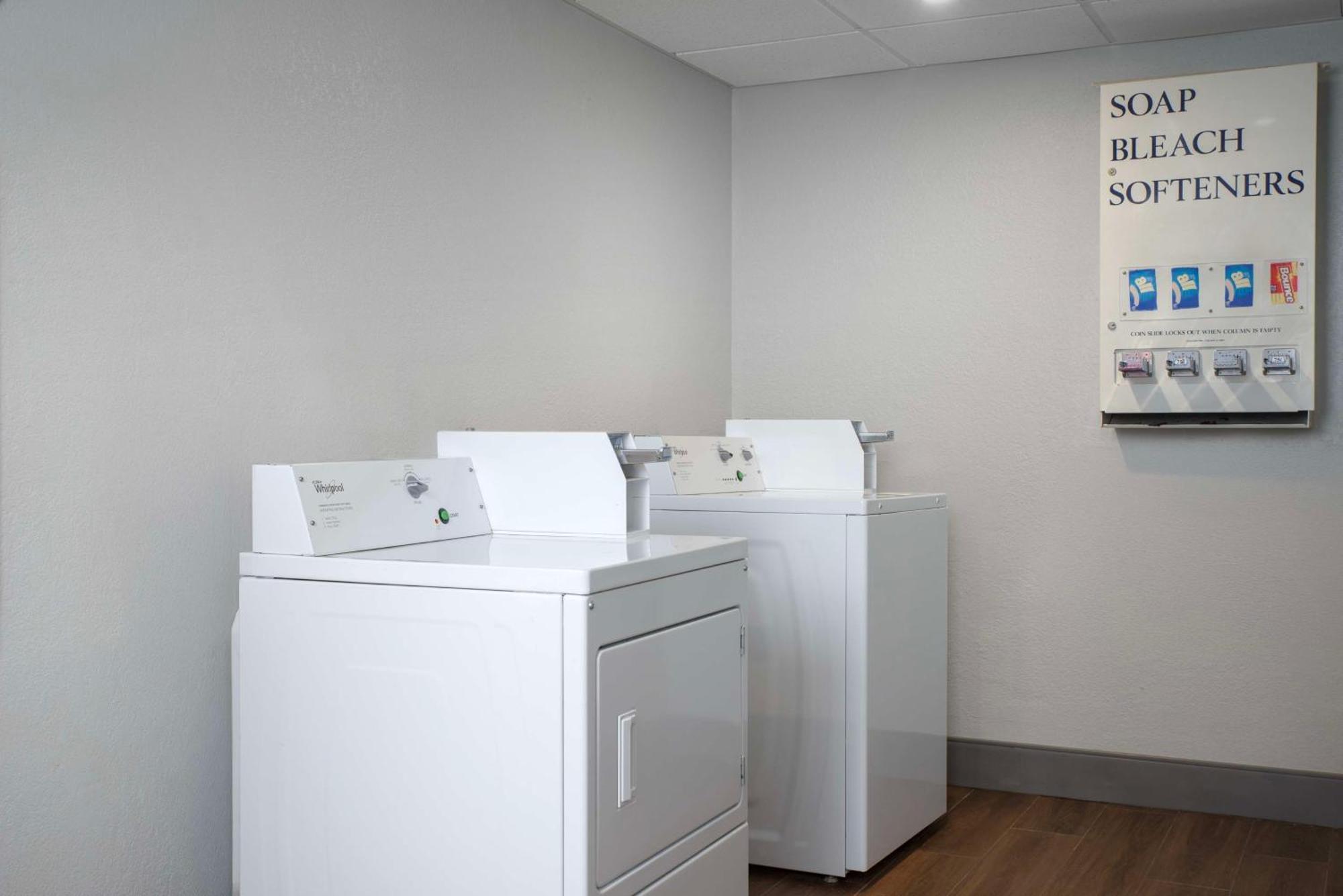 Hotel Spark By Hilton Miami Doral
