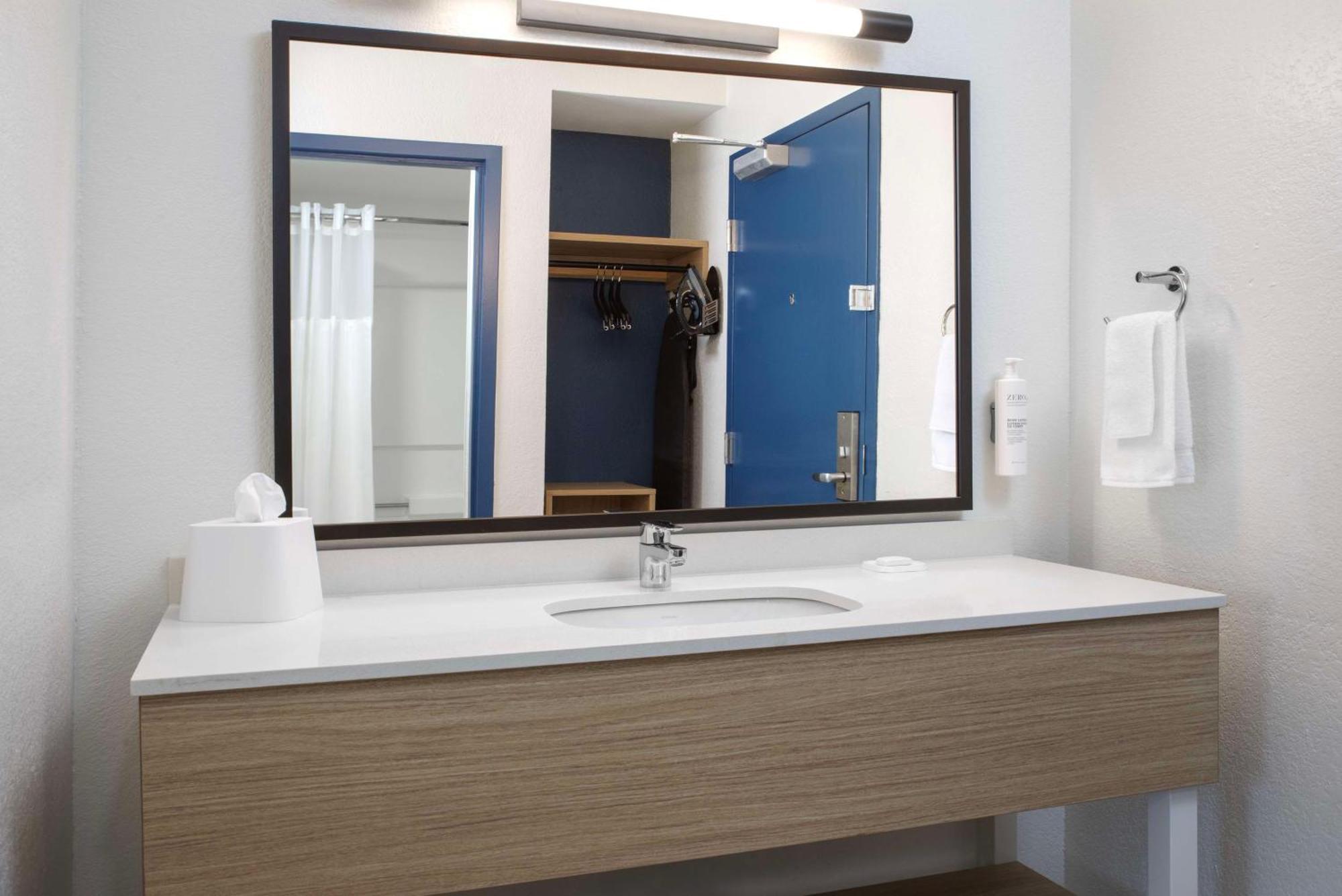 Spark By Hilton Miami Doral Sweetwater
