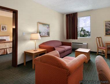 Hotel Spark By Hilton Miami Doral